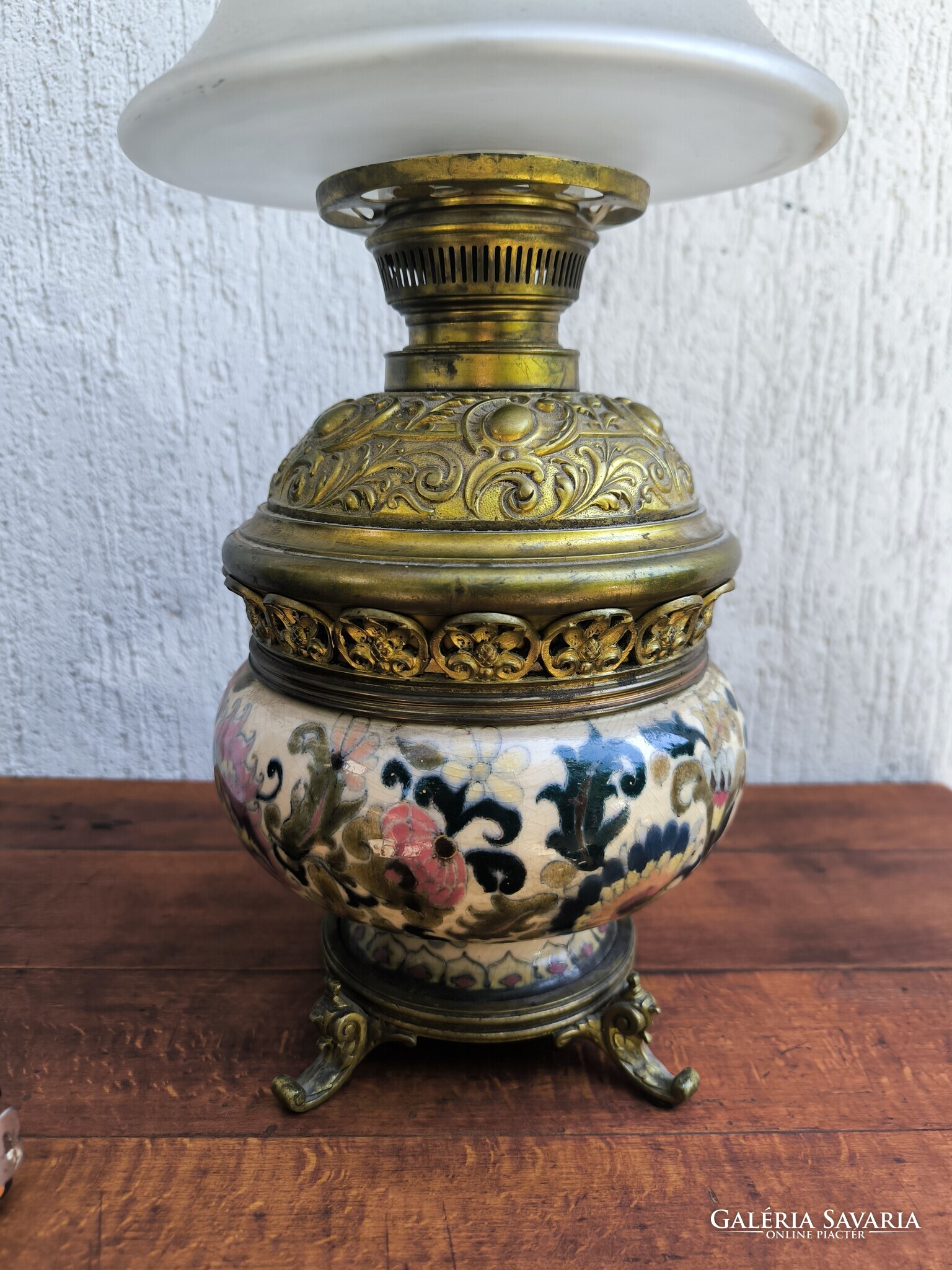 5cc2bf974c87123feeb8c98213953305-antik-zsolnay-lampa-1880-korul-csodalatos-festes-csaladi-harom-testver-pecset-jelzessel-.jpg