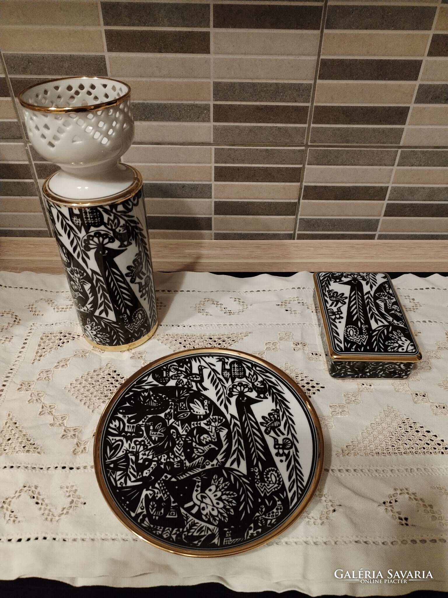 Latinksa Ritka Ritka Hollóházi porcelán szett – Domján József grafikával Eladó egy ...