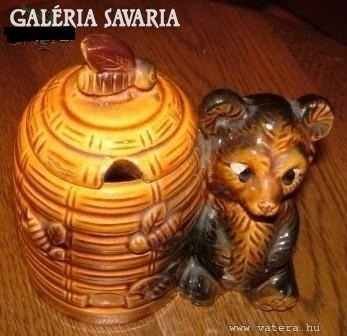 Honey pot figural pottery: teddy bear at the honey beehive