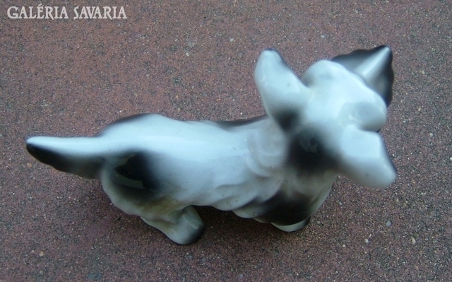 JP koronás jelzésű régi porcelán kutya Mérete: 12 cm h