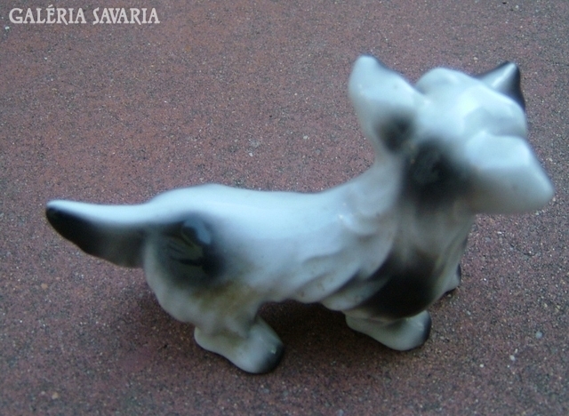 JP koronás jelzésű régi porcelán kutya Mérete: 12 cm h
