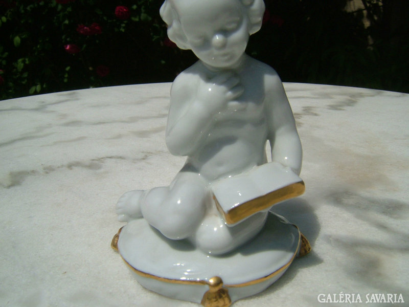 Capodimonte reading child - classical sculpture