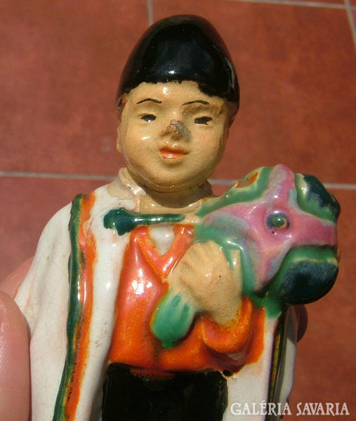 Antik figurális jelzett JK kerámia - nyakánál restaurál