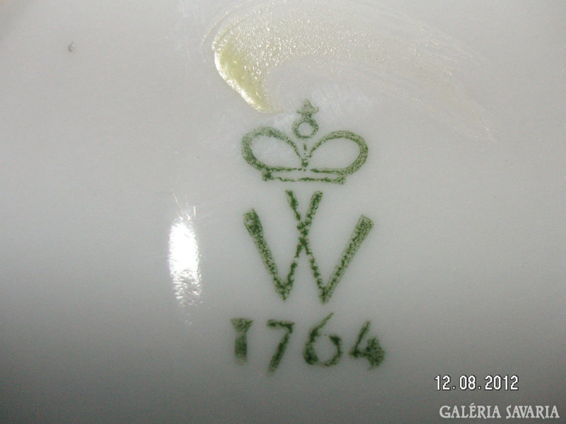 Wallendorfi  sérkányt ábrázoló váza