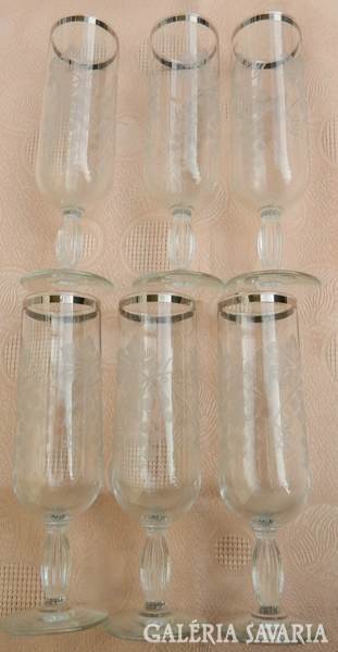 6 parts of glass glasses with a polished grape leaf pattern