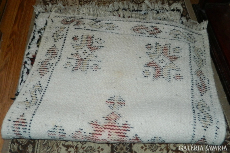 Kézi csomózású marokkói szőnyeg