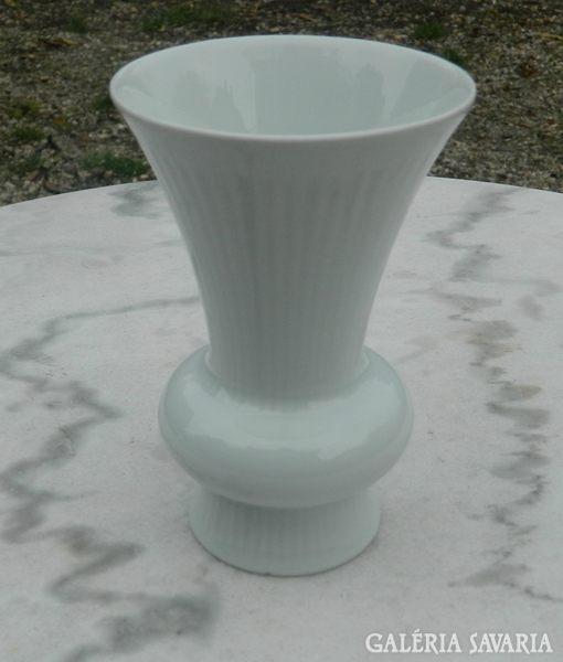 Fehér bordázott Bavaria Bareuther váza 
