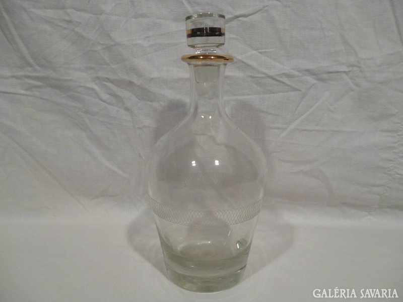 4910 J10 Régi csiszolt üveg kínáló palack dugóval