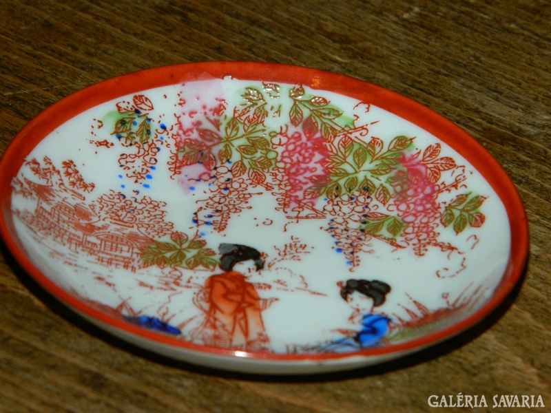 Japanese - hand painted - geisha patterned miniature bowl
