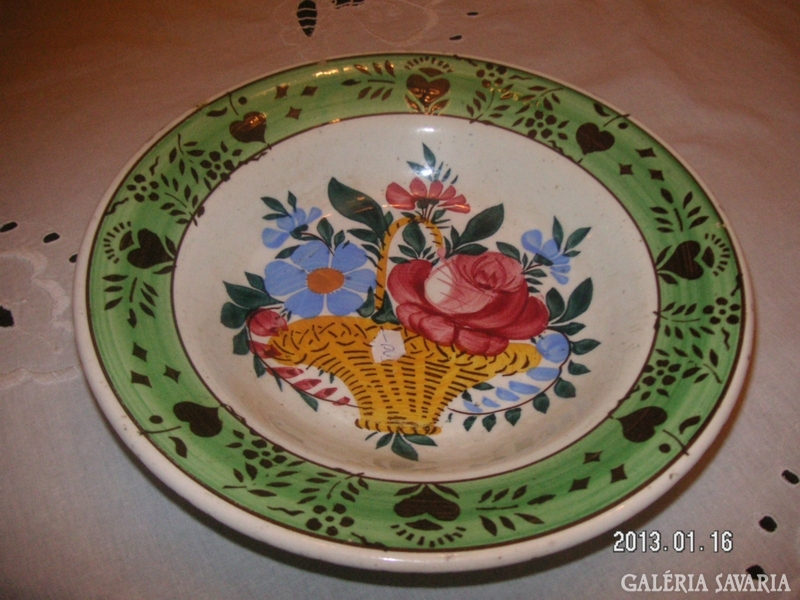 Wilmhelsburg decorative plate, very beautiful old piece with floral motifs.
