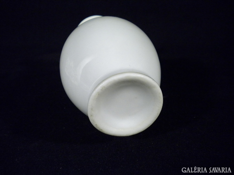 V379 F1 Régi porcelán szálváza lepke mintás