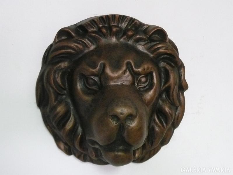 Lion head made of artificial stone!