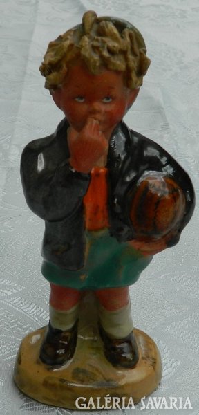 Szécsi kerámia figura : Fiú labdával