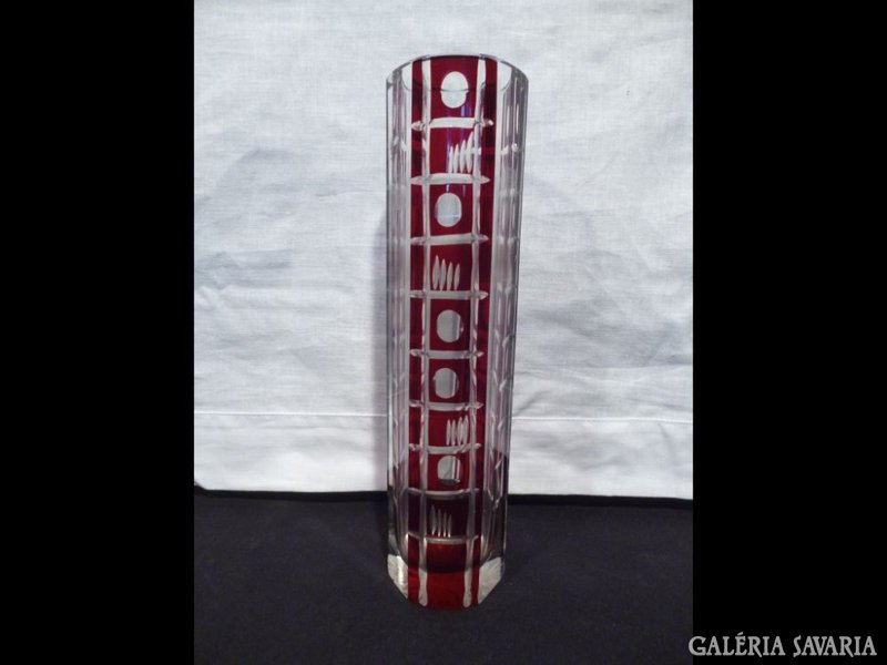 2615 E3 Régi bordóra színezett csiszolt üveg váza
