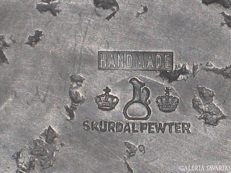 Antik skandináv Skurdal Pewter kovácsolt tál
