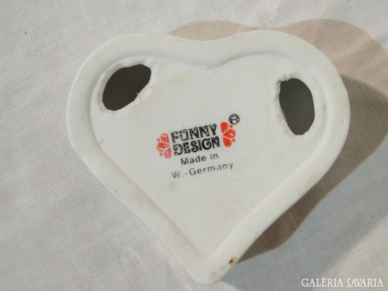 0513 FUNNY DESIGN porcelán szív alakú mécsestartó