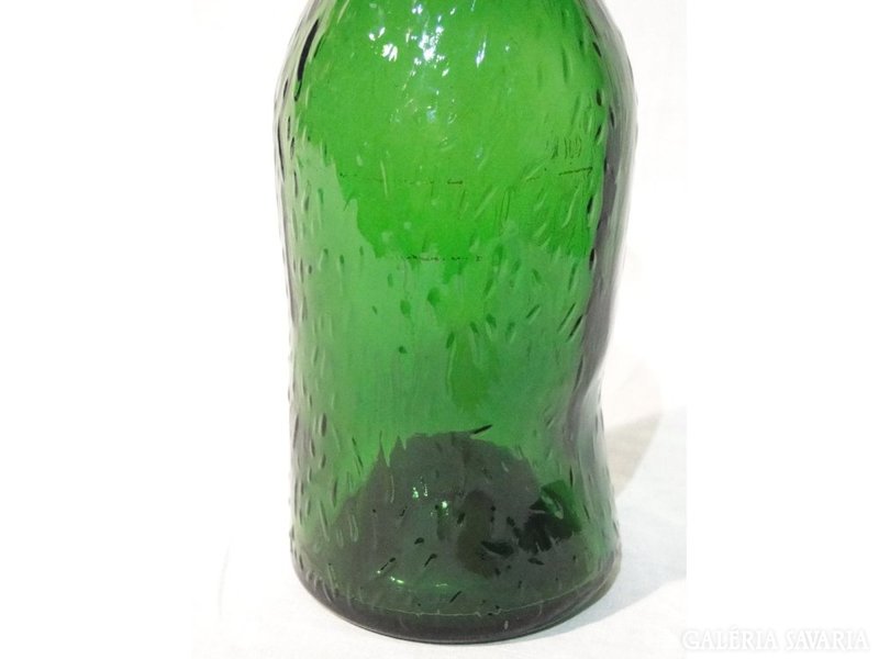 0537 Régi vastagfalú méregzöld színű üvegpalack