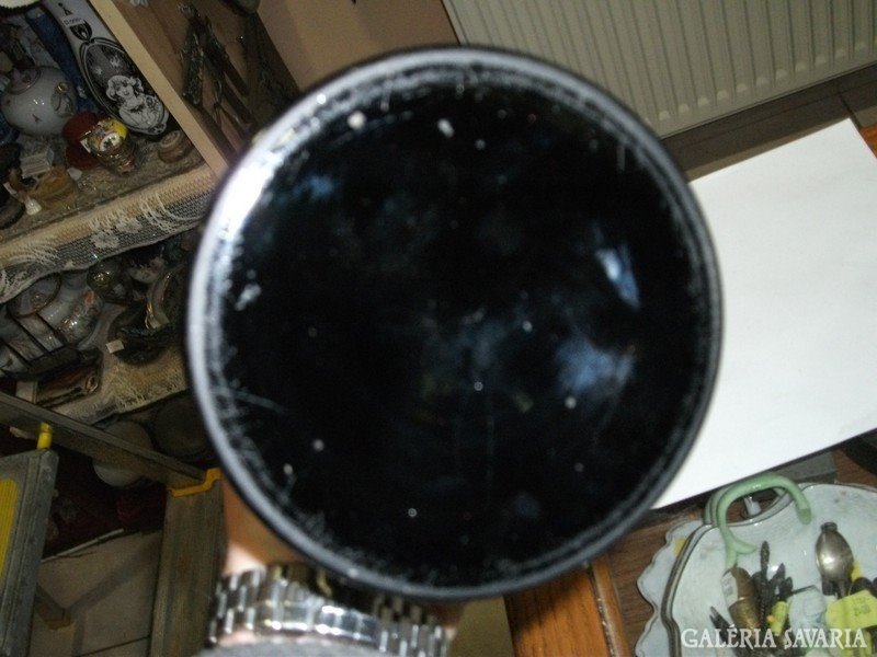 Ezüstözött fekete üveg váza