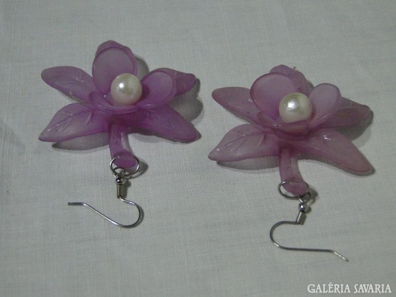 0903 Rózsaszín virág alakú függő fülbevaló pár