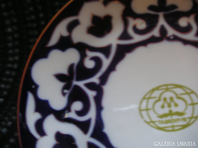Taskenti porcelán tányér , gyönyörű hibátlan  , keleti porcelán , eredeti  dobozában , 30 cm.