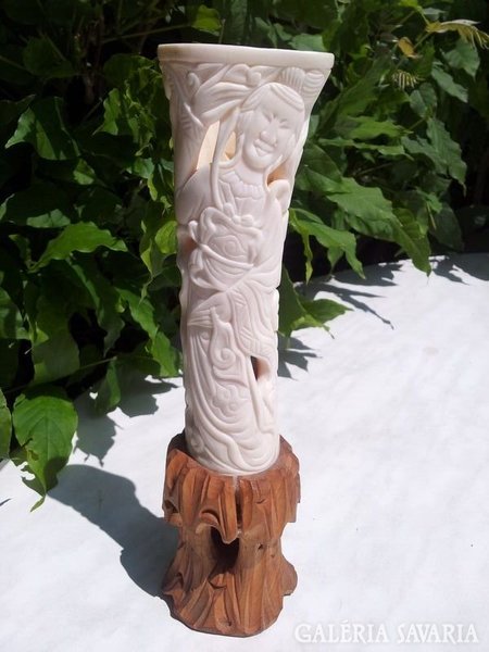 Far Eastern cult bone carving