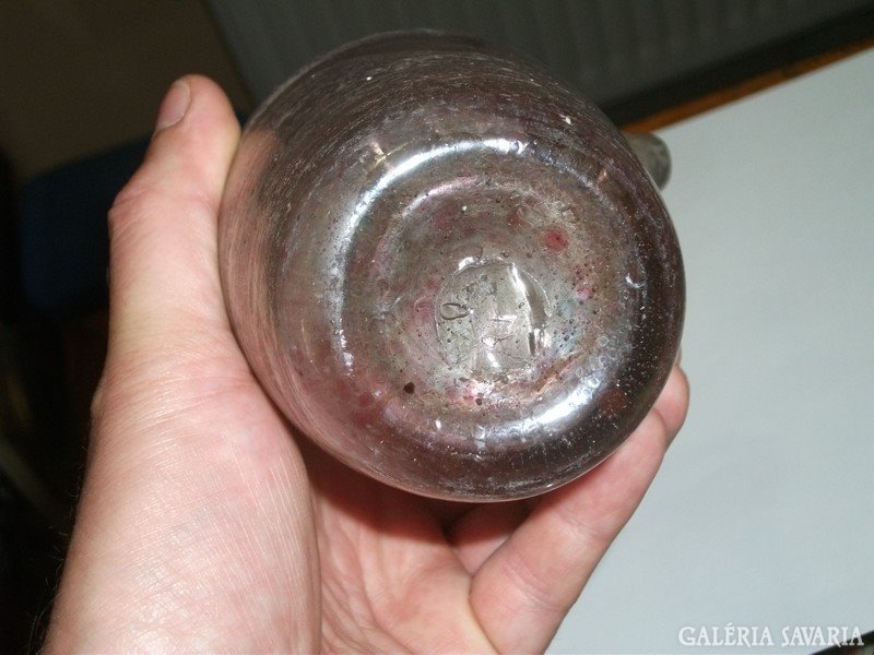 Irizált fúvott üveg váza