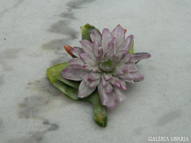 Marked Neapolitan capodimonte flower - damaged