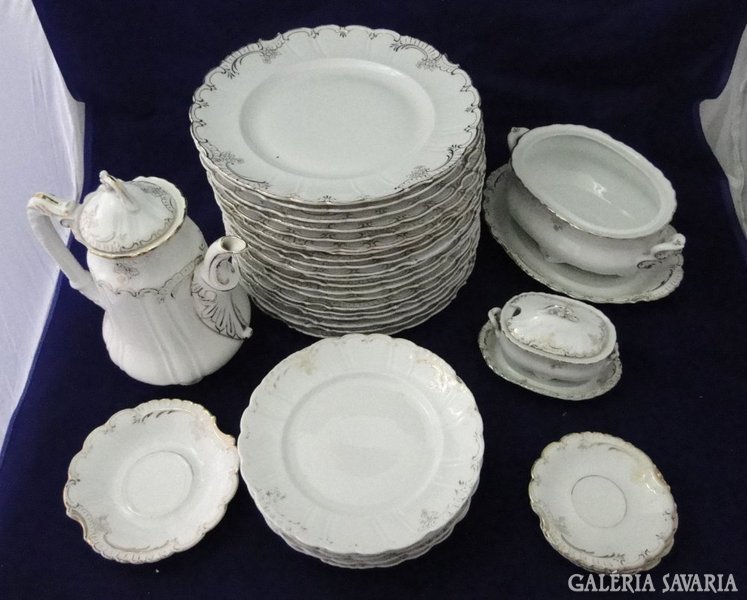6446 Antik osztrák 32 darabos porcelán étkészlet