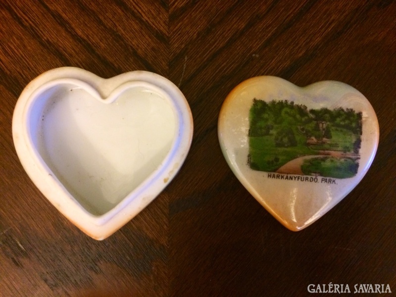Beautiful heart-shaped porcelain jewelry box