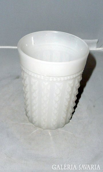Biedermeier tejüveg pohár plasztikus dekorral
