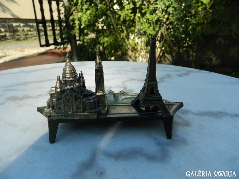 Old French ashtray with landmarks of Paris