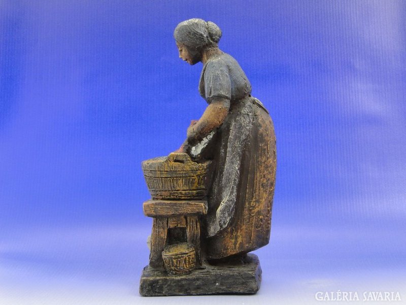 6475 Jelzett amerikai terrakotta figura mosó nő
