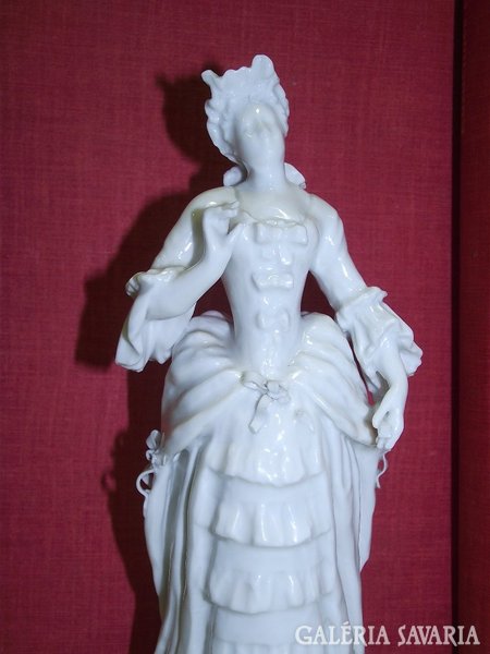 Antik bécsi porcelánfigura, 18. század