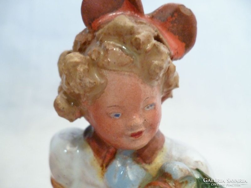 X742 Régi jelzett Szécsi kerámia kislány figura