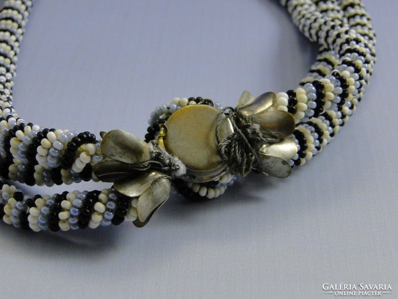 0A158 Régi gyöngyfűzött három soros női nyaklánc