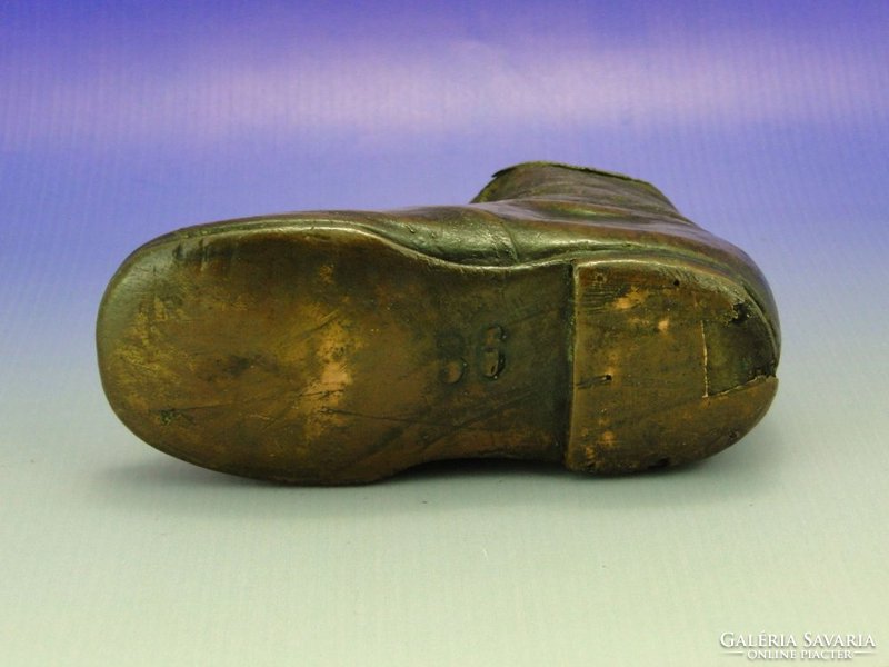 0A778 Antik valódi bőr kiscipő bronzba mártva