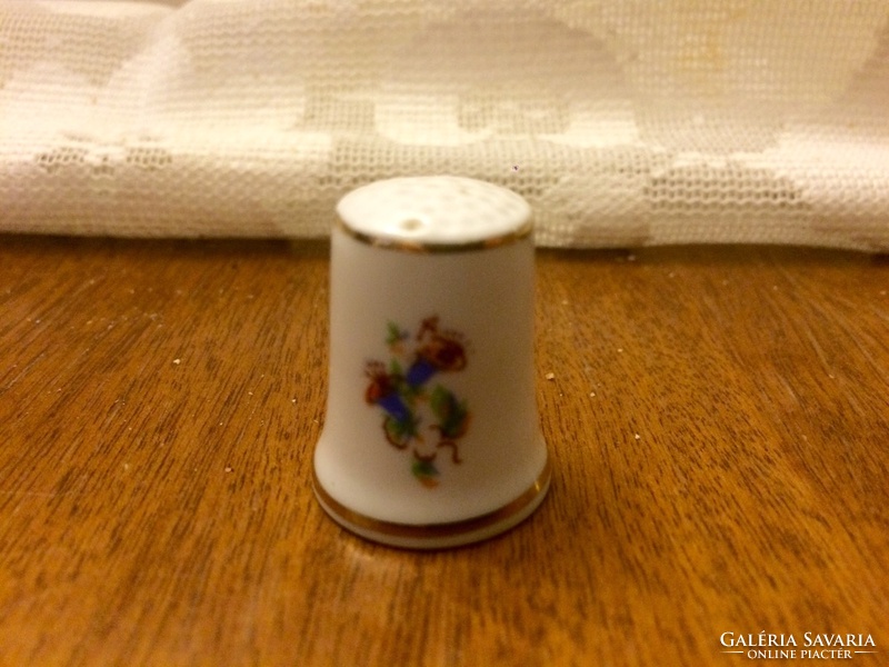 Beautiful raven house porcelain thimble