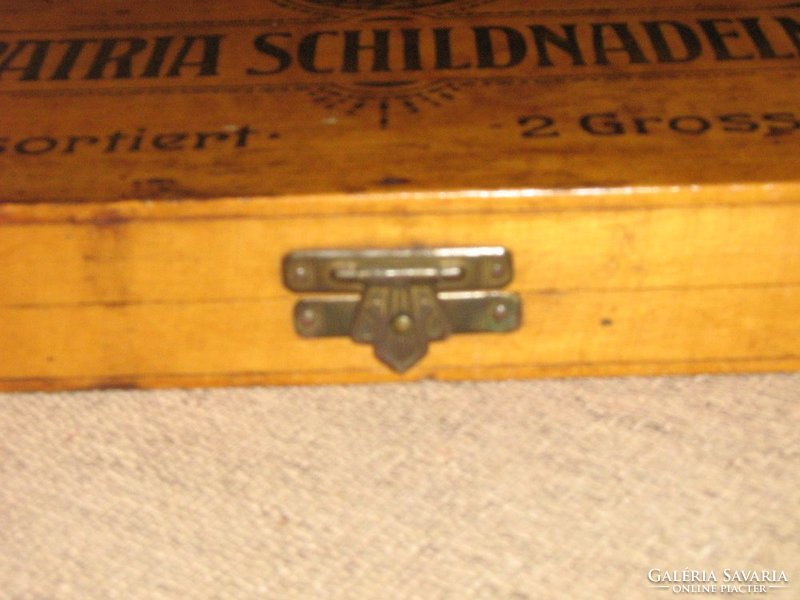 RR!  Patria Schildnadeln régi fa doboz