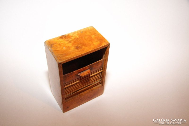 Miniatűr Biedermeier dobozka