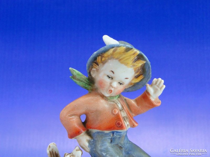 0A840 Régi német porcelán kisfiú figura