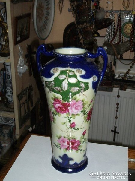 Porcelán füles váza
