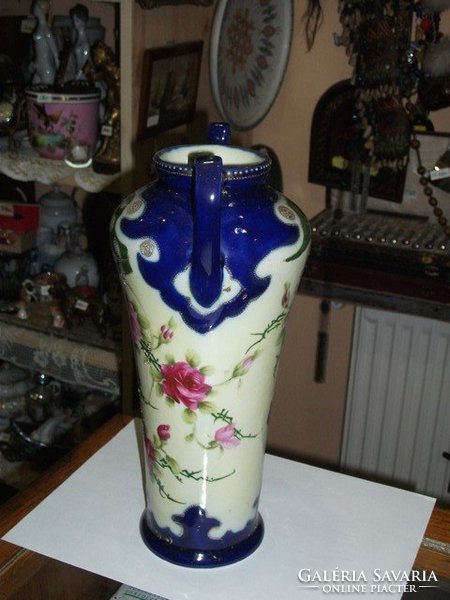 Porcelán füles váza