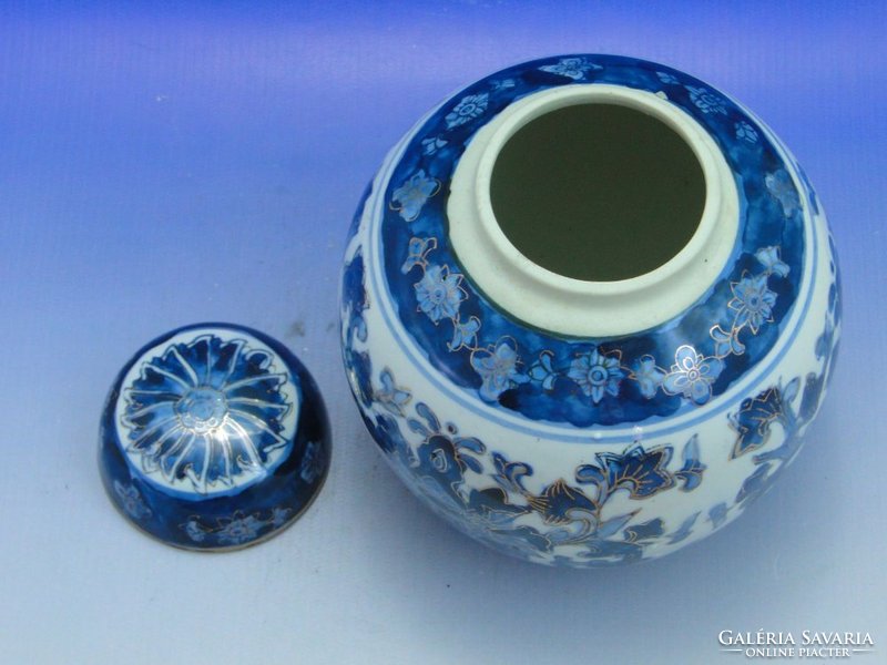 0B047 Régi porcelán keleti teafű tartó