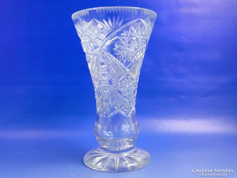 0B063 Nagyméretű csiszolt üveg váza