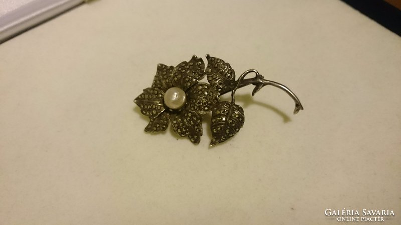 Gyönyörű antik ezüst virág bross 