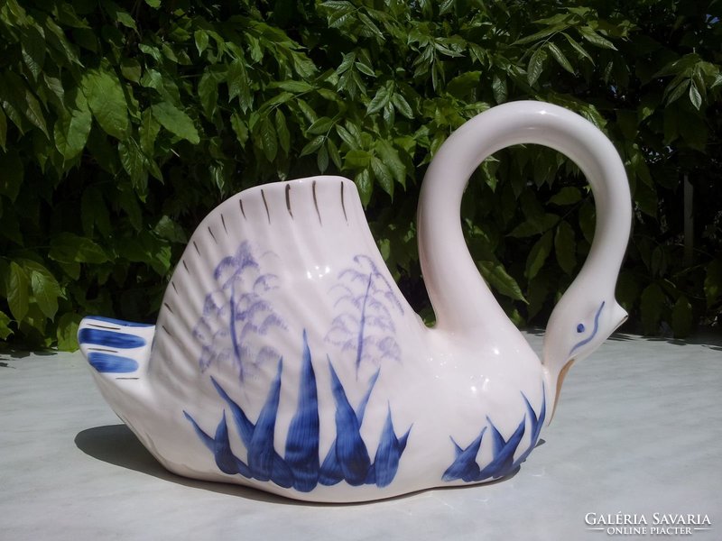 Porcelain swan table decoration, bowl