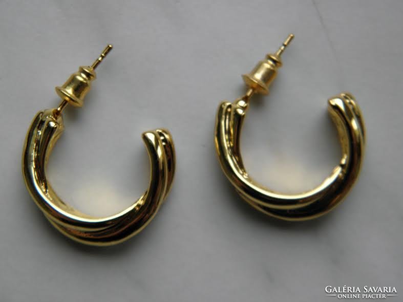Half hoop twisted earrings