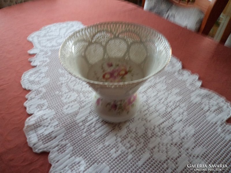 Lace patterned porcelain table centerpiece