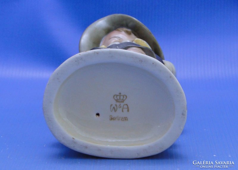 0C458 Nagyméretű régi Bertram porcelán figura