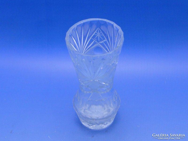 0C042 Csiszolt kristály váza